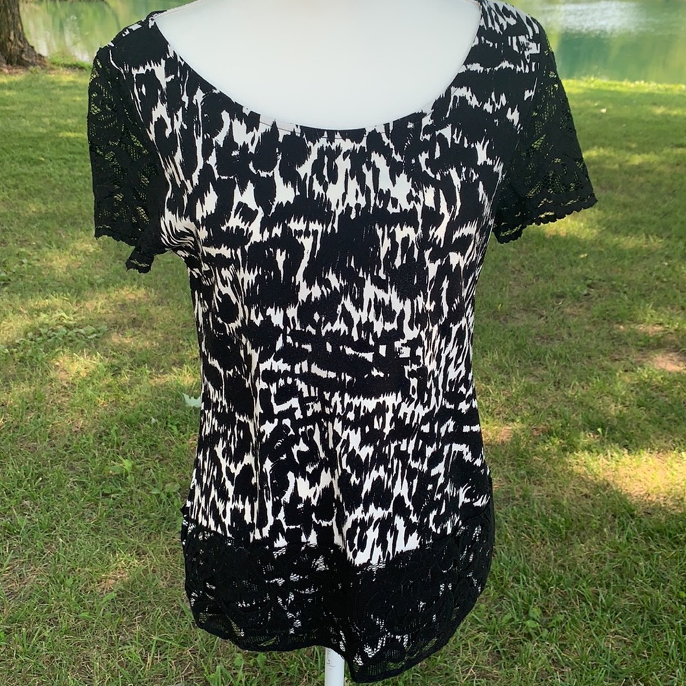 🔥NWOT Ann Taylor Black&White and Lace Blouse SzS